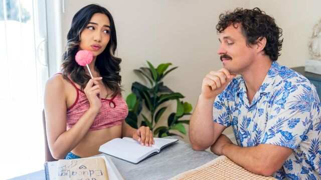 Симпатичная студентка порадовала своего репетитора первоклассным минетом