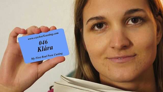 Молодая блондинка с натуральными сиськами решила принять участие в кастинге...